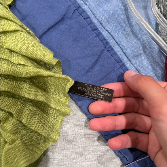 Scarves! Three unused scarves - Picture 5 of 5